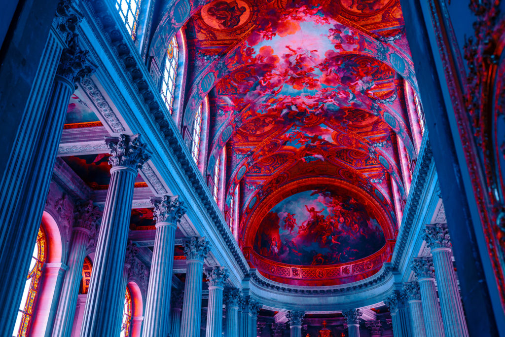Versailles in aishy blue and red