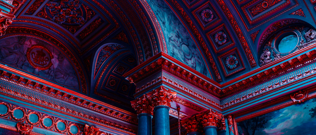 Versailles in aishy blue and red